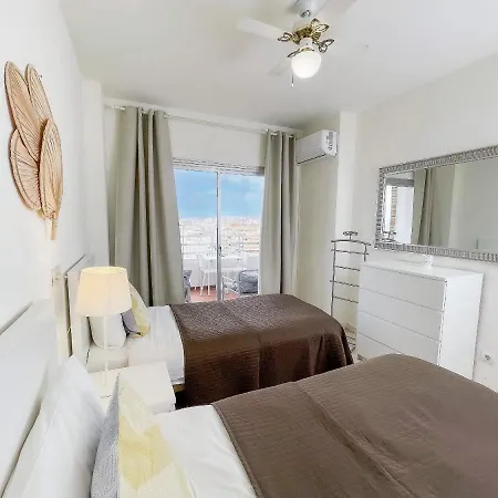 클럽 마리티모 앳 론다 쓰리 *